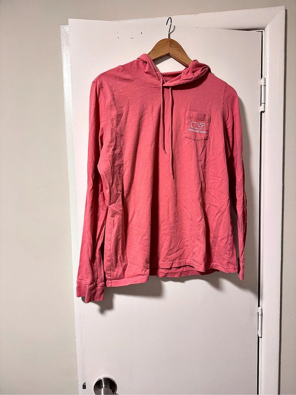 vineyard vines Long-Sleeve Whale Hoodie Pocket Tee Pink Size Large